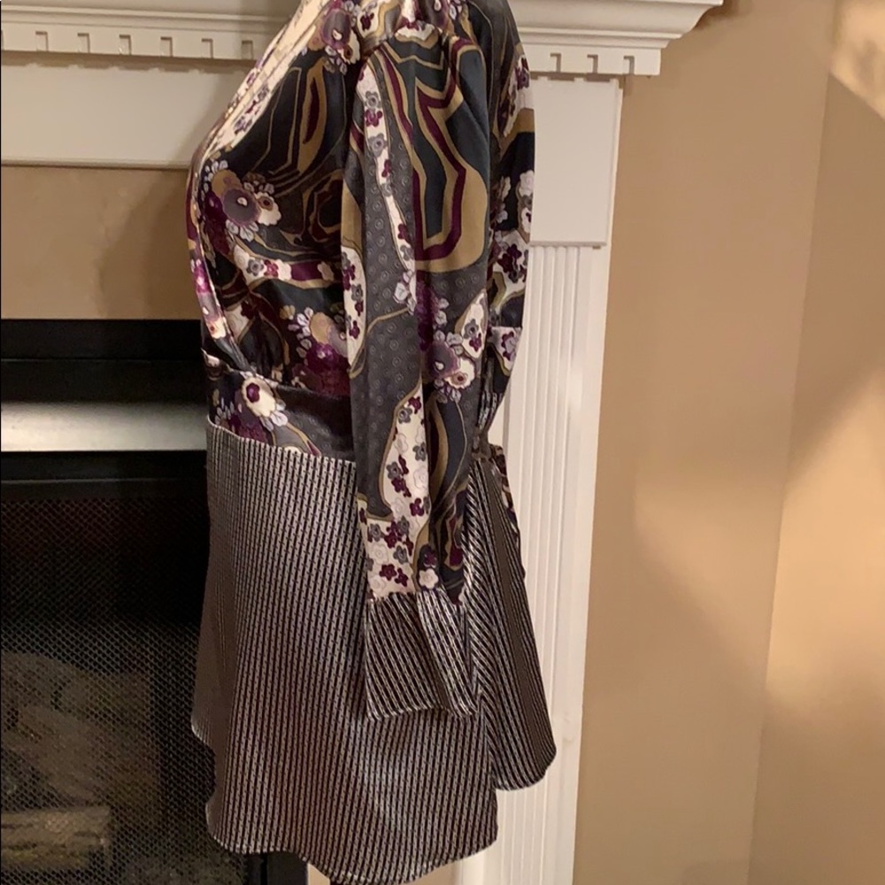 Tunic - Picture 4 of 5
